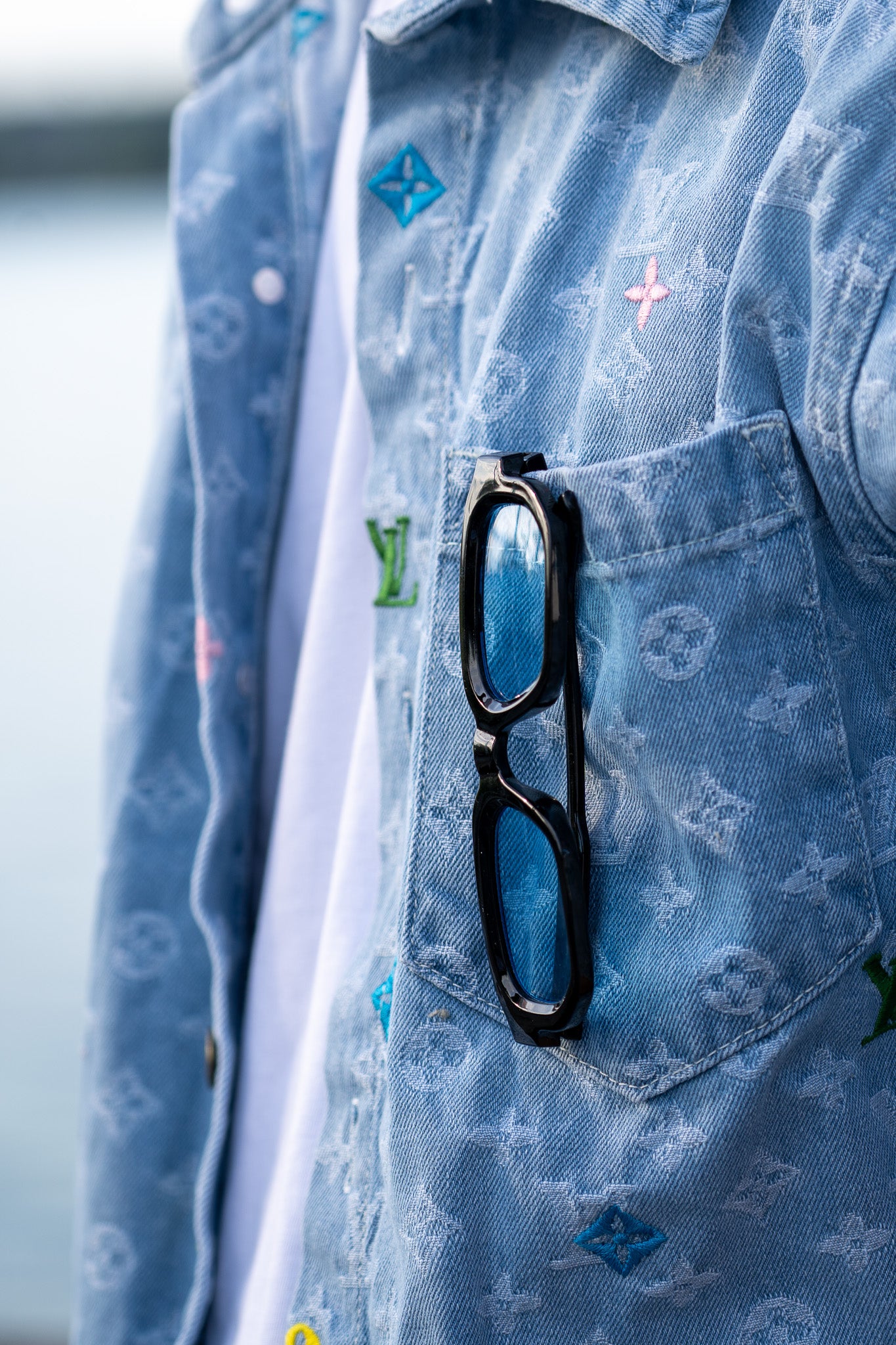 LOUVOIR AZURE